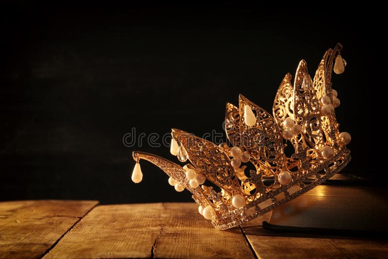 Straighten Your Crown!